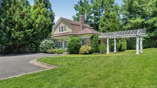 1058 PLANDOME Road, Manhasset, NY 11030
