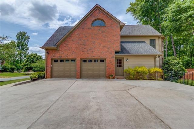 1363 Riverview Run Lane, Suwanee, GA 30024