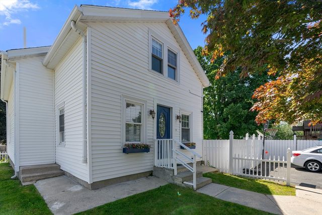48 Hudson St, Attleboro, MA 02703