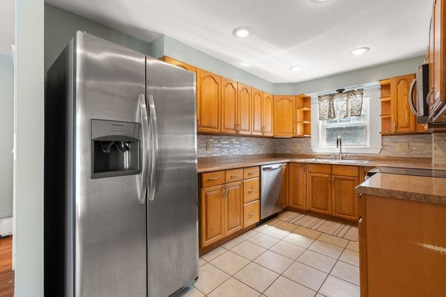 48 Hudson St, Attleboro, MA 02703