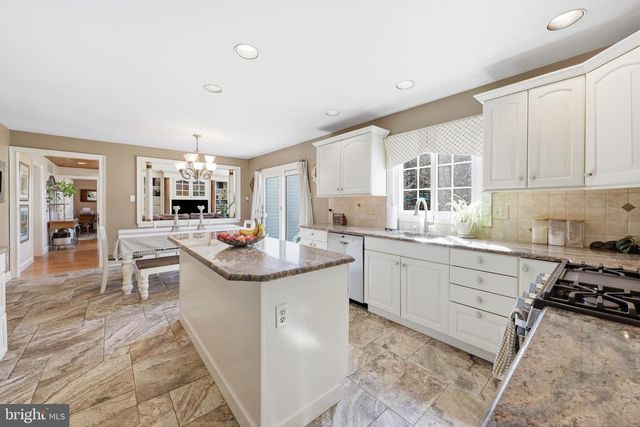 6 BRECKENRIDGE DR, Shamong, NJ 08088