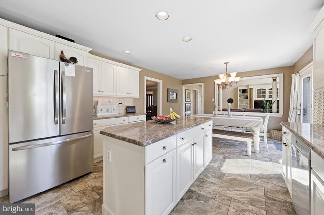 6 BRECKENRIDGE DR, Shamong, NJ 08088