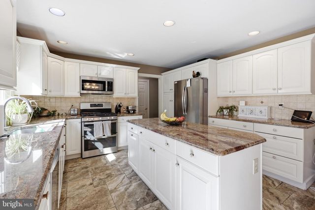 6 BRECKENRIDGE DR, Shamong, NJ 08088