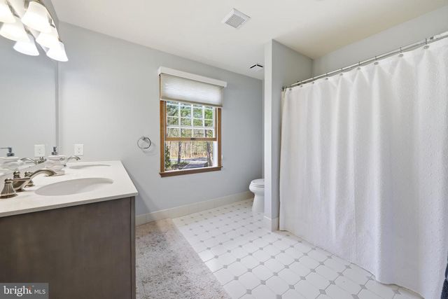 6 BRECKENRIDGE DR, Shamong, NJ 08088