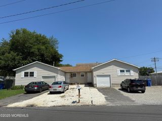 511 Bradley Boulevard, Toms River, NJ 08753