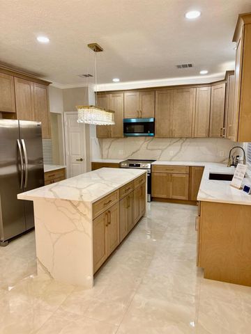 1306 Hunter Wood Drive, League City, TX 77573