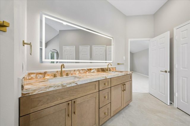 1306 Hunter Wood Drive, League City, TX 77573