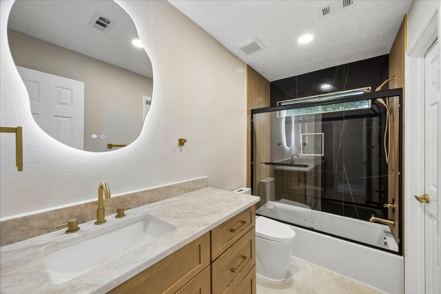 1306 Hunter Wood Drive, League City, TX 77573