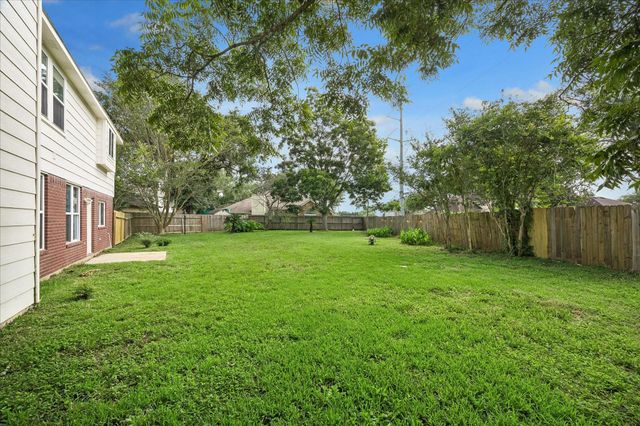 1306 Hunter Wood Drive, League City, TX 77573
