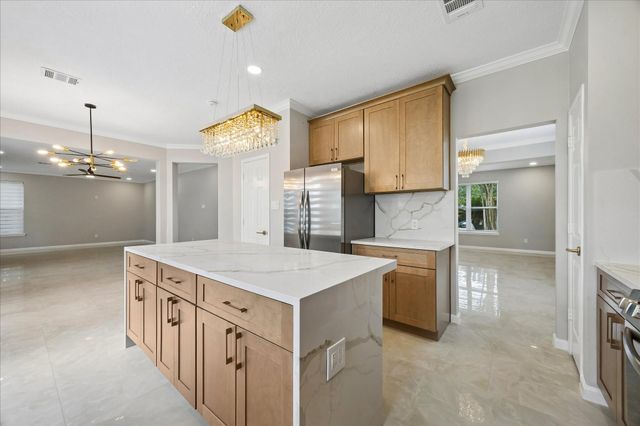 1306 Hunter Wood Drive, League City, TX 77573