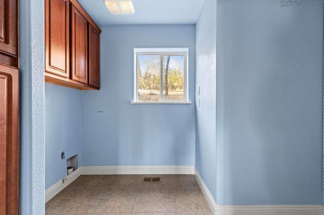 10761 Texas Hill Rd, Dobbins, CA 95935