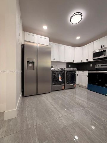 809 NW 12th Ave, Fort Lauderdale, FL 33311