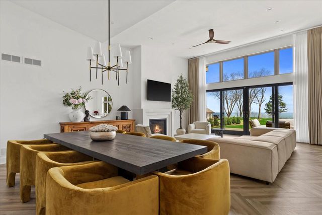 13480 N Lakewood DRIVE, Mequon, WI 53097