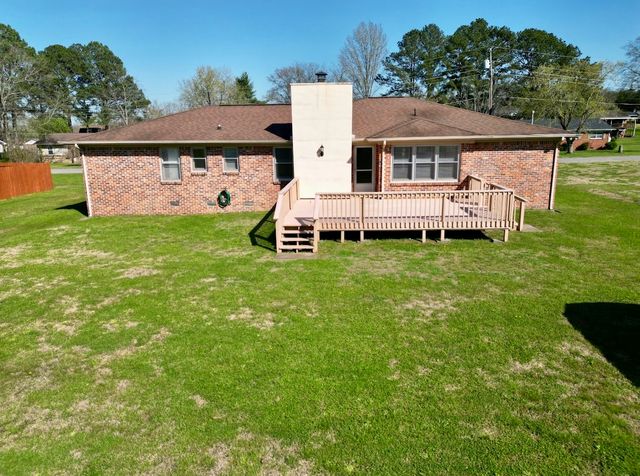 1205 Beverly Dr, Pulaski, TN 38478