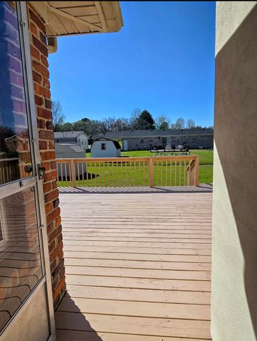 1205 Beverly Dr, Pulaski, TN 38478