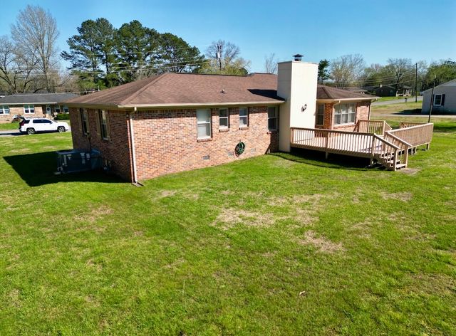 1205 Beverly Dr, Pulaski, TN 38478