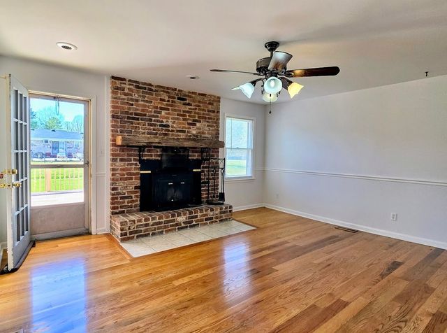 1205 Beverly Dr, Pulaski, TN 38478