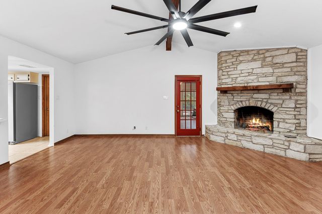 319 Matthew CV, Bastrop, TX 78602