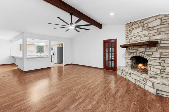 319 Matthew CV, Bastrop, TX 78602