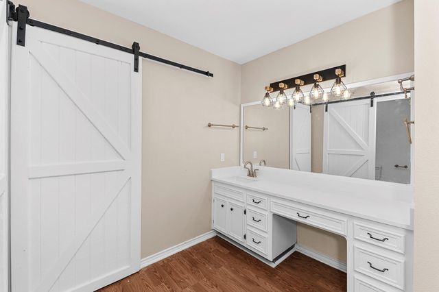 319 Matthew CV, Bastrop, TX 78602