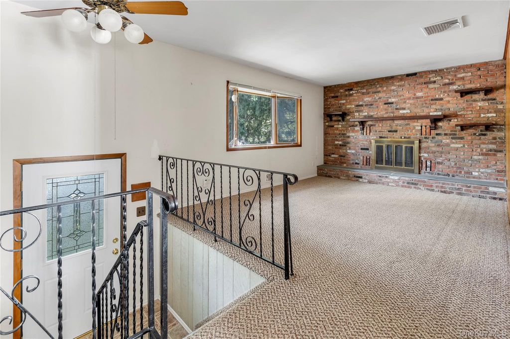 34 Penny Drive, Huntington Station, NY 11746 — photo 4