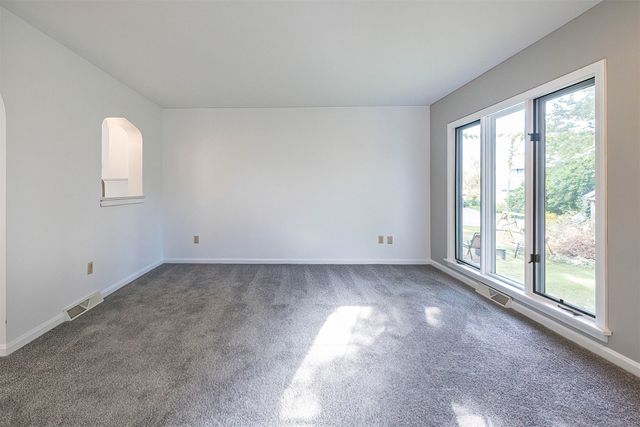 3708 IROQUOIS Avenue, Lawrence Park, PA 16511