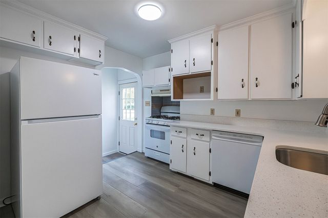 3708 IROQUOIS Avenue, Lawrence Park, PA 16511