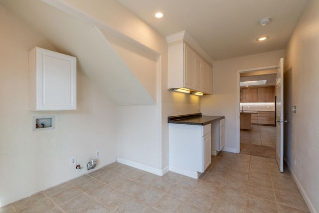 140 John Street, Monterey, CA 93940