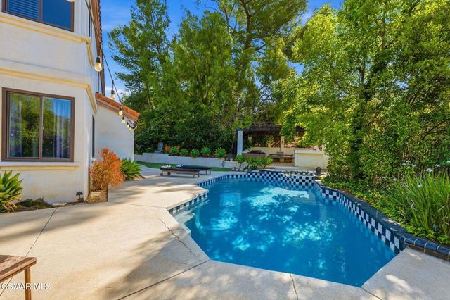 5536 Easterly Road, Agoura Hills, CA 91301