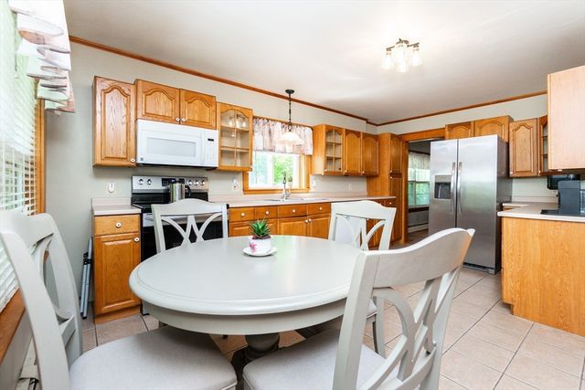 12 Brook St, Taunton, MA 02780