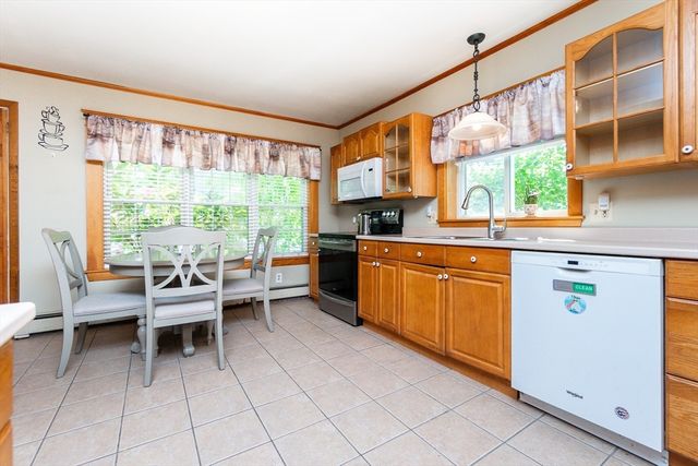 12 Brook St, Taunton, MA 02780