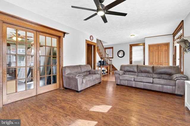 37 W SUNSET AVE, Ephrata, PA 17522