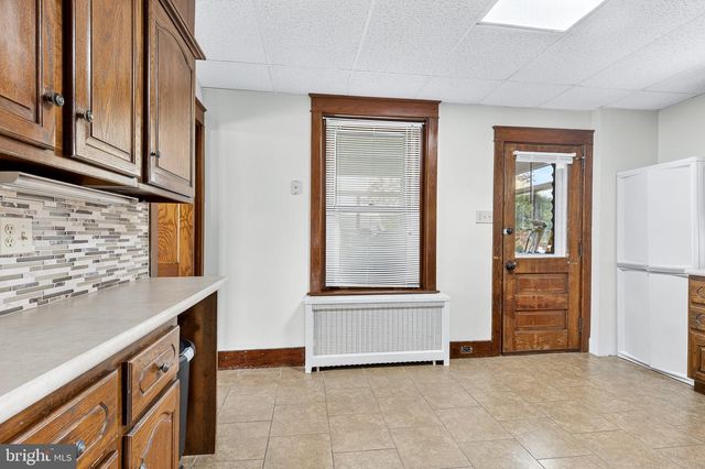 37 W SUNSET AVE, Ephrata, PA 17522