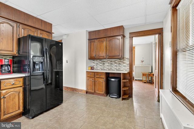 37 W SUNSET AVE, Ephrata, PA 17522