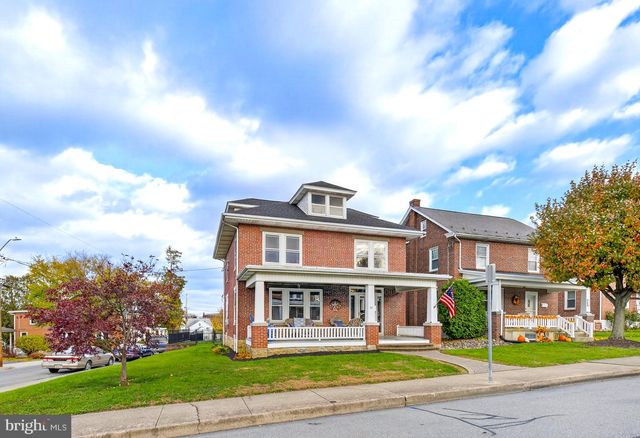 37 W SUNSET AVE, Ephrata, PA 17522