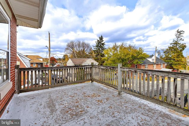 37 W SUNSET AVE, Ephrata, PA 17522