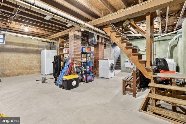 37 W SUNSET AVE, Ephrata, PA 17522