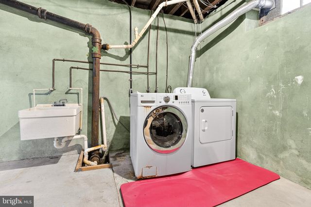 37 W SUNSET AVE, Ephrata, PA 17522