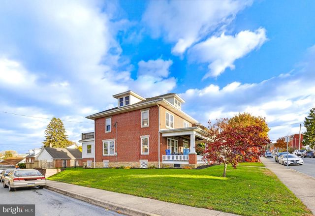 37 W SUNSET AVE, Ephrata, PA 17522