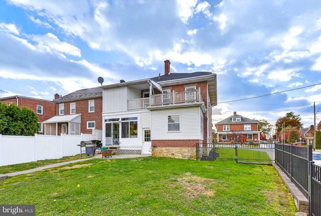 37 W SUNSET AVE, Ephrata, PA 17522