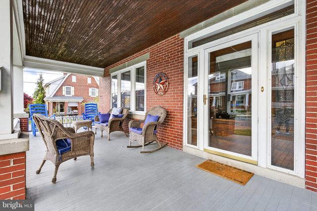 37 W SUNSET AVE, Ephrata, PA 17522