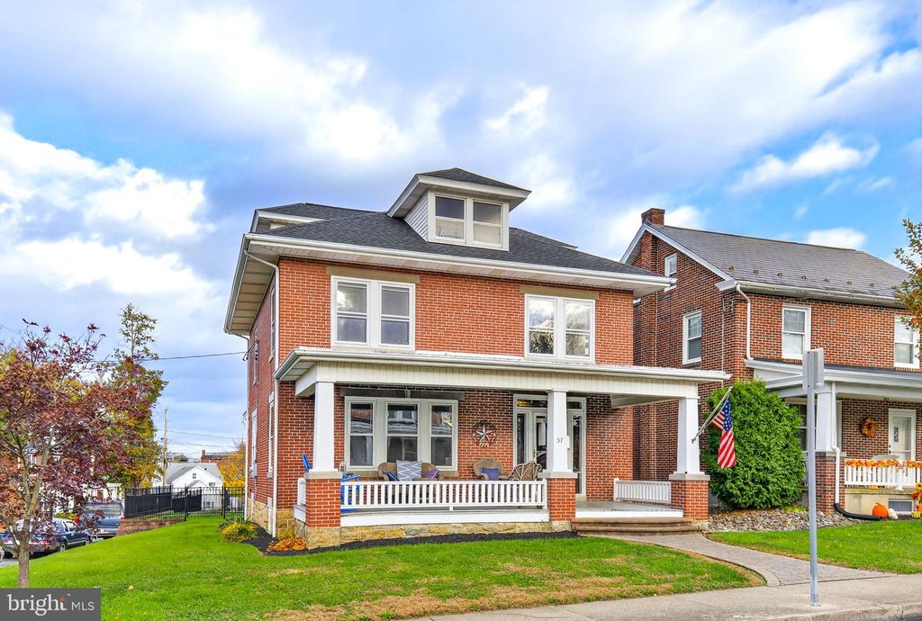 37 W SUNSET AVE, Ephrata, PA 17522