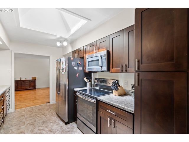 203 Williams Finney Rd, Kelso, WA 98626