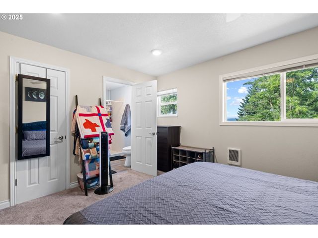 203 Williams Finney Rd, Kelso, WA 98626