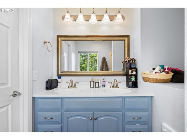 203 Williams Finney Rd, Kelso, WA 98626