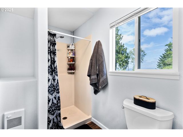 203 Williams Finney Rd, Kelso, WA 98626