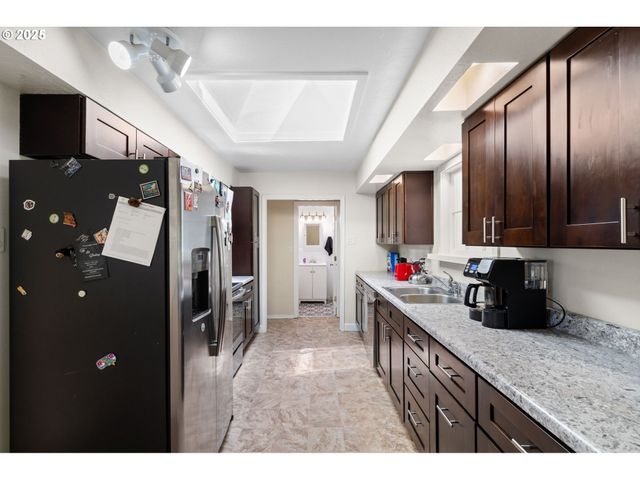 203 Williams Finney Rd, Kelso, WA 98626