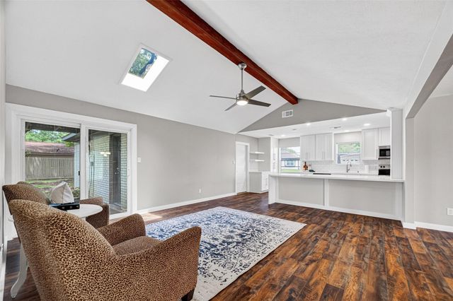 402 Christina Lane, Friendswood, TX 77546