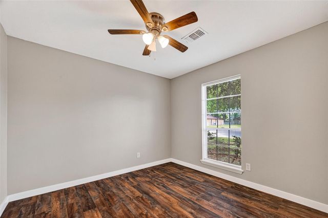 402 Christina Lane, Friendswood, TX 77546