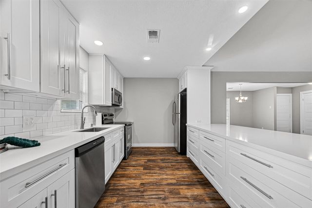402 Christina Lane, Friendswood, TX 77546